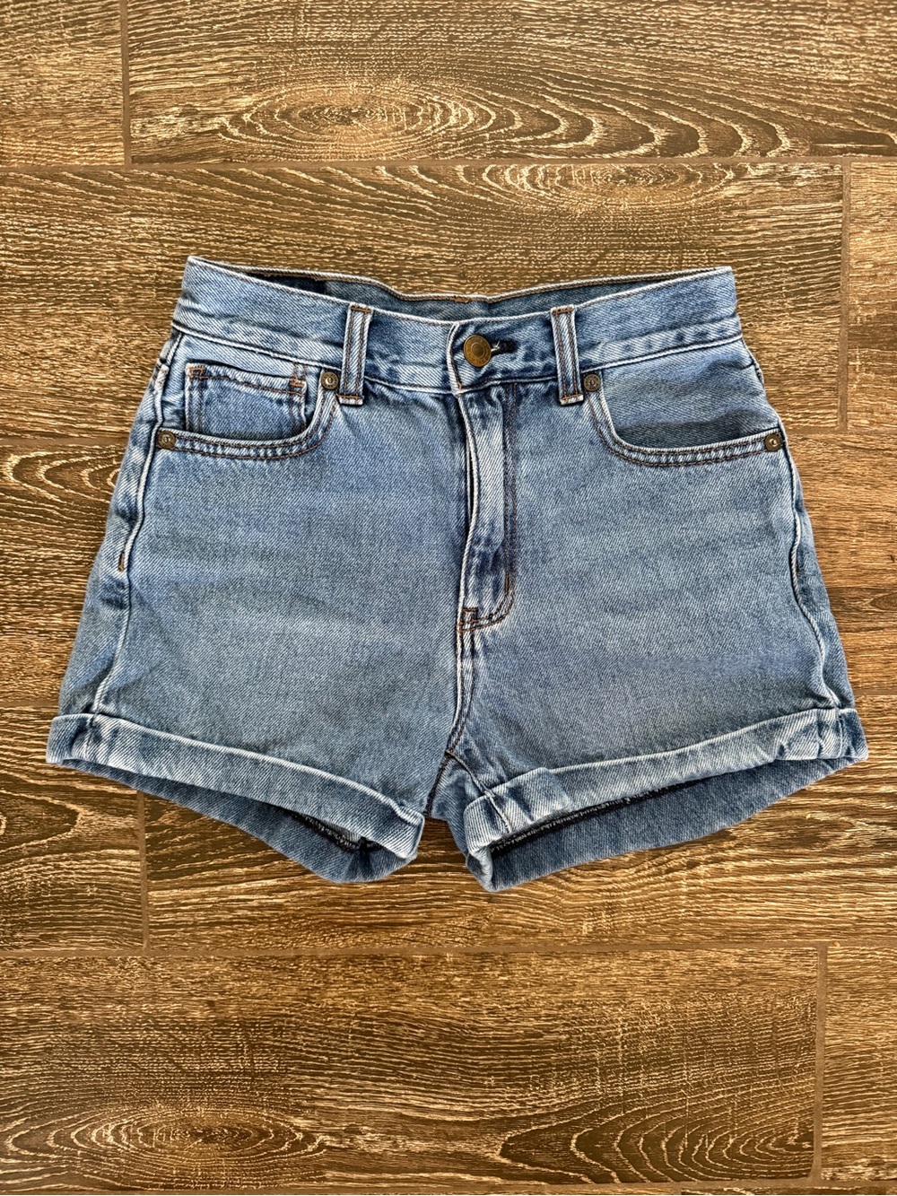 American Eagle Mom Short, High-Rise Light Blue Denim Shorts, 00